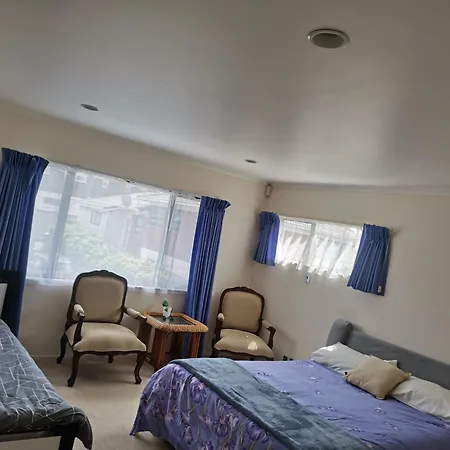 Ensuite Room1 Near Half Moon Bay